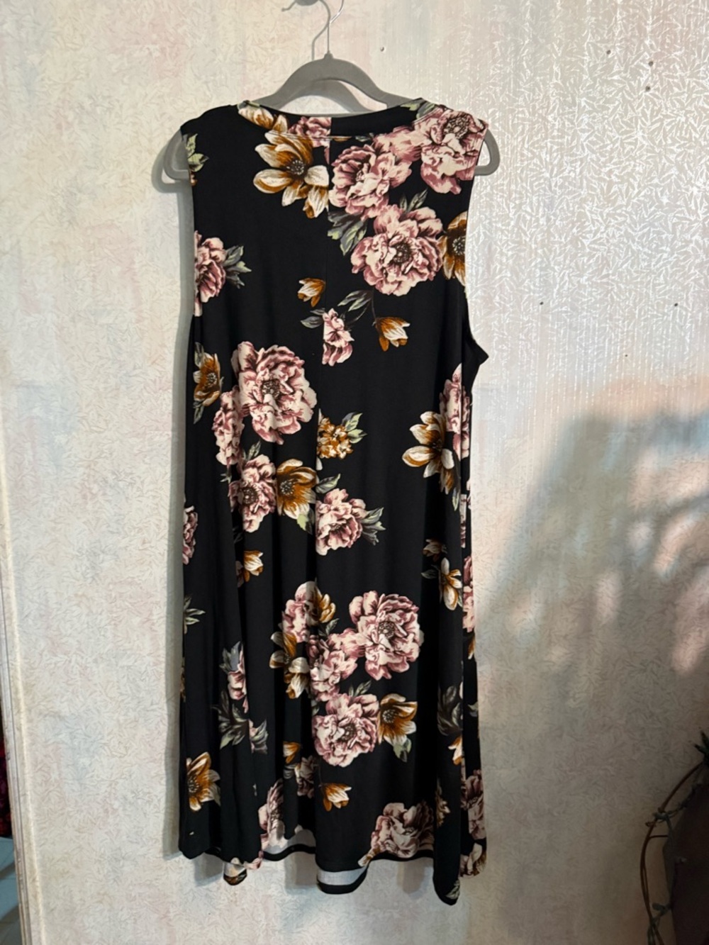 Fortune & Ivy Sleeveless Black Midi Dress with Pink & Mustard Floral Print 2X - Picture 4 of 8
